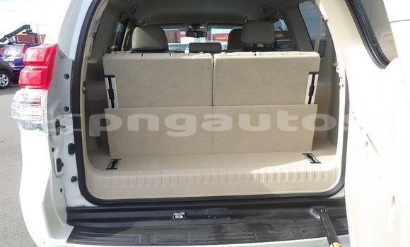 Buy Used Toyota Land Cruiser Prado White Car in Port Moresby in National Capital District Buy Used Toyota Land Cruiser Prado White Car in Port Moresby in National Capital District