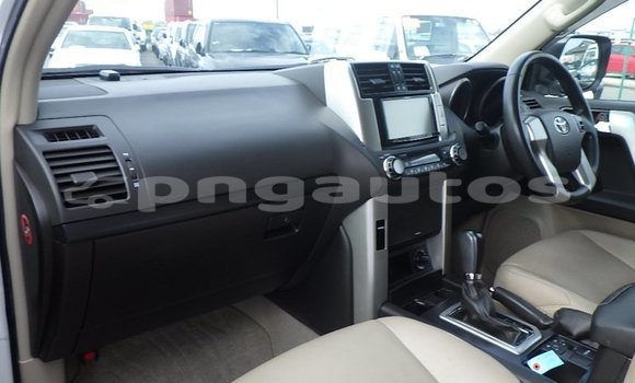 Buy Used Toyota Land Cruiser Prado White Car in Port Moresby in National Capital District Buy Used Toyota Land Cruiser Prado White Car in Port Moresby in National Capital District