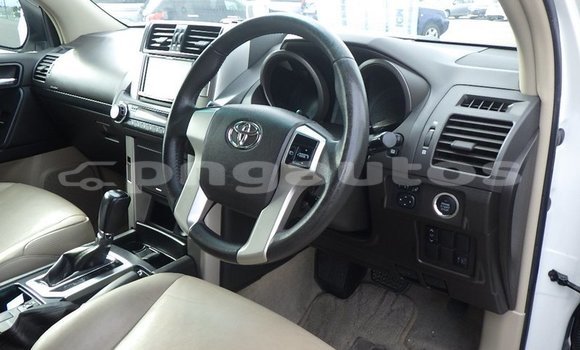 Buy Used Toyota Land Cruiser Prado White Car in Port Moresby in National Capital District Buy Used Toyota Land Cruiser Prado White Car in Port Moresby in National Capital District