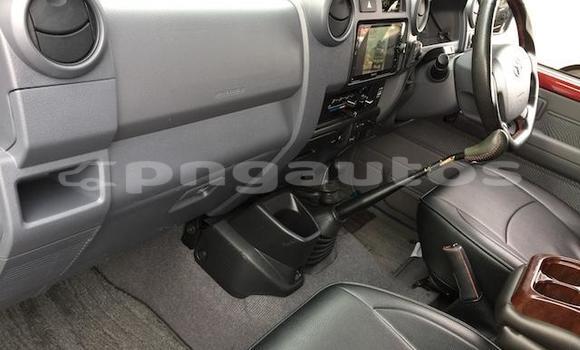 Buy Used Toyota Land Cruiser Red Car in Port Moresby in National Capital District Buy Used Toyota Land Cruiser Red Car in Port Moresby in National Capital District