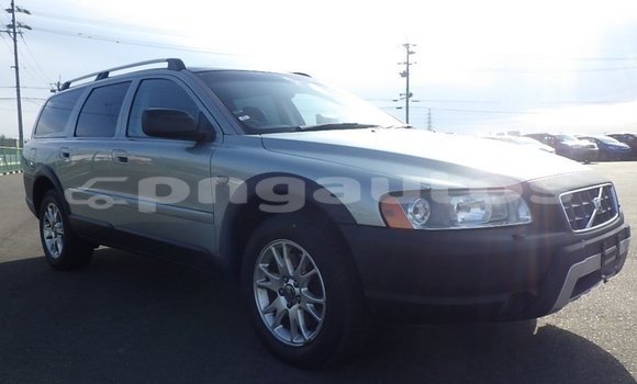 Buy Used Volvo V70 Silver Car in Port Moresby in National Capital District