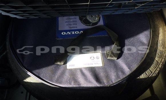 Buy Used Volvo V70 Silver Car in Port Moresby in National Capital District Buy Used Volvo V70 Silver Car in Port Moresby in National Capital District