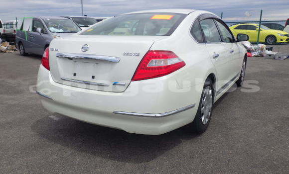 Buy Used Nissan Teana White Car in Port Moresby in National Capital District Buy Used Nissan Teana White Car in Port Moresby in National Capital District