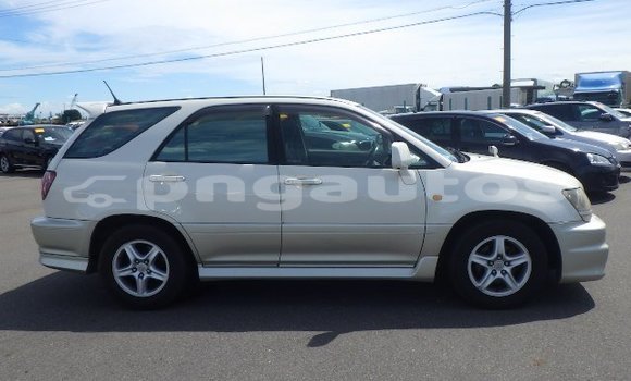 Buy Used Toyota Harrier White Car in Port Moresby in National Capital District Buy Used Toyota Harrier White Car in Port Moresby in National Capital District