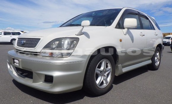 Buy Used Toyota Harrier White Car in Port Moresby in National Capital District Buy Used Toyota Harrier White Car in Port Moresby in National Capital District