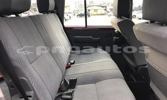 Buy Used Toyota Land Cruiser Red Car in Port Moresby in National Capital District Buy Used Toyota Land Cruiser Red Car in Port Moresby in National Capital District