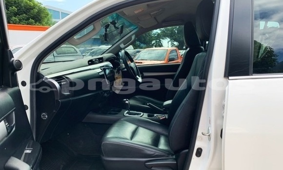 Buy Used Toyota Hilux White Car in Port Moresby in National Capital District Buy Used Toyota Hilux White Car in Port Moresby in National Capital District
