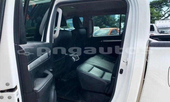 Buy Used Toyota Hilux White Car in Port Moresby in National Capital District Buy Used Toyota Hilux White Car in Port Moresby in National Capital District