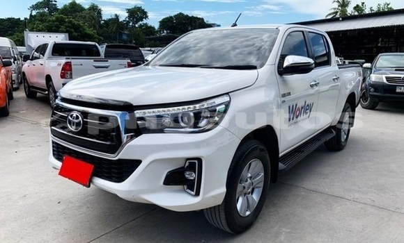 Buy Used Toyota Hilux White Car in Port Moresby in National Capital District Buy Used Toyota Hilux White Car in Port Moresby in National Capital District