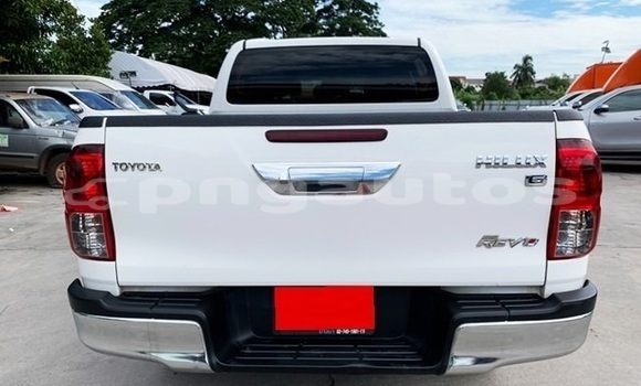 Buy Used Toyota Hilux White Car in Port Moresby in National Capital District Buy Used Toyota Hilux White Car in Port Moresby in National Capital District
