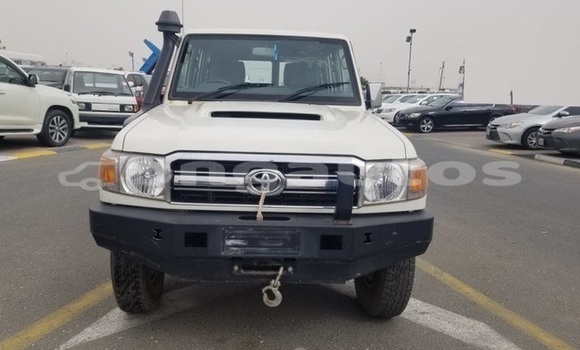 Buy Used Toyota Land Cruiser White Car in Port Moresby in National Capital District Buy Used Toyota Land Cruiser White Car in Port Moresby in National Capital District