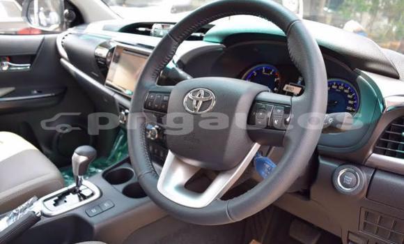 Buy Used Toyota Land Cruiser White Car in Port Moresby in National Capital District Buy Used Toyota Land Cruiser White Car in Port Moresby in National Capital District