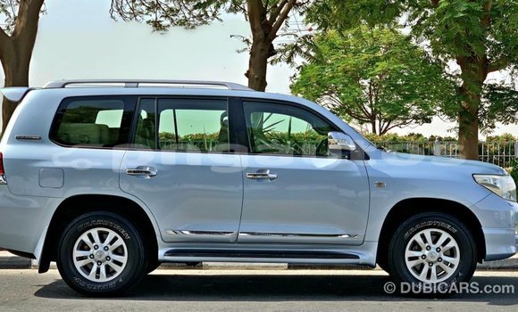 Buy Import Toyota Land Cruiser Blue Car in Import - Dubai in Enga Buy Import Toyota Land Cruiser Blue Car in Import - Dubai in Enga