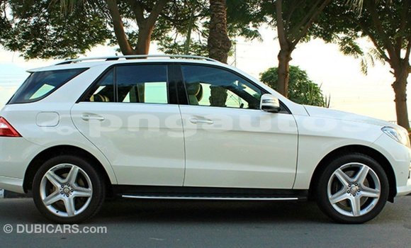 Buy Import Mercedes-Benz 190 White Car in Import - Dubai in Enga Buy Import Mercedes-Benz 190 White Car in Import - Dubai in Enga