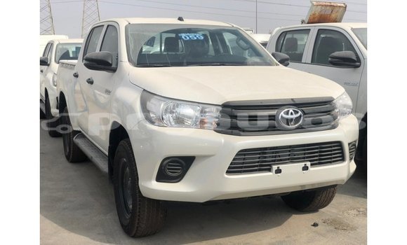 Buy Import Toyota Hilux White Car in Import - Dubai in Enga