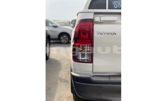 Buy Import Toyota Hilux White Car in Import - Dubai in Enga Buy Import Toyota Hilux White Car in Import - Dubai in Enga