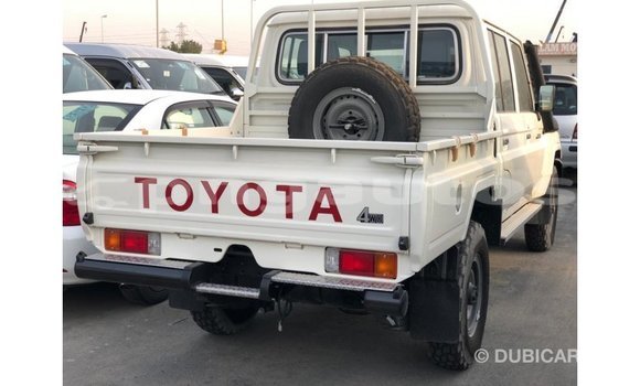 Buy Import Toyota Land Cruiser White Car in Import - Dubai in Enga Buy Import Toyota Land Cruiser White Car in Import - Dubai in Enga