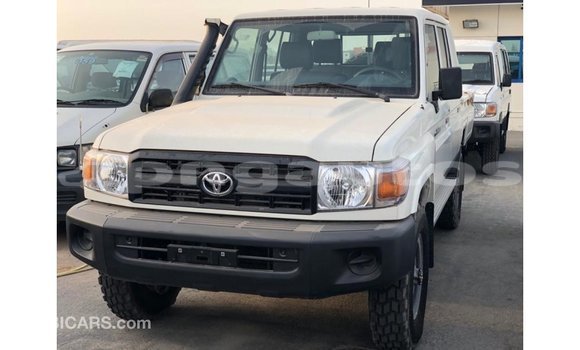 Buy Import Toyota Land Cruiser White Car in Import - Dubai in Enga Buy Import Toyota Land Cruiser White Car in Import - Dubai in Enga