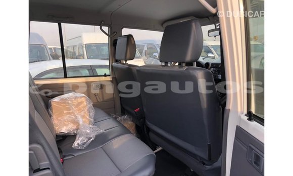 Buy Import Toyota Land Cruiser White Car in Import - Dubai in Enga Buy Import Toyota Land Cruiser White Car in Import - Dubai in Enga
