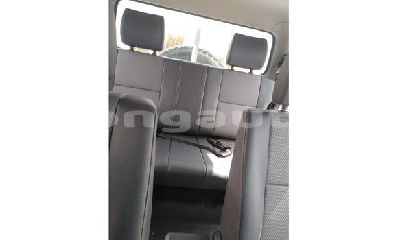 Buy Import Toyota Land Cruiser White Car in Import - Dubai in Enga Buy Import Toyota Land Cruiser White Car in Import - Dubai in Enga