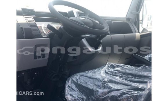 Buy Import Mitsubishi L400 White Truck in Import - Dubai in Enga Buy Import Mitsubishi L400 White Truck in Import - Dubai in Enga