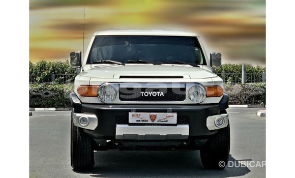 Buy Import Toyota FJ Cruiser White Car in Import - Dubai in Enga Buy Import Toyota FJ Cruiser White Car in Import - Dubai in Enga