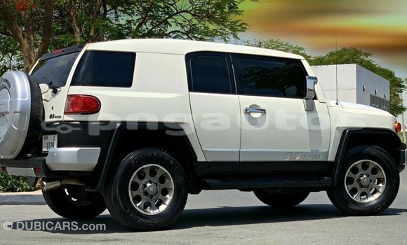 Buy Import Toyota FJ Cruiser White Car in Import - Dubai in Enga Buy Import Toyota FJ Cruiser White Car in Import - Dubai in Enga