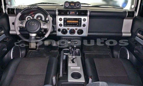 Buy Import Toyota FJ Cruiser White Car in Import - Dubai in Enga Buy Import Toyota FJ Cruiser White Car in Import - Dubai in Enga