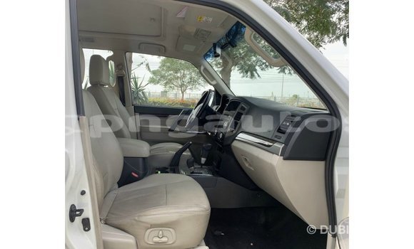 Buy Import Mitsubishi Pajero White Car in Import - Dubai in Enga Buy Import Mitsubishi Pajero White Car in Import - Dubai in Enga