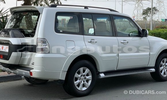 Buy Import Mitsubishi Pajero White Car in Import - Dubai in Enga Buy Import Mitsubishi Pajero White Car in Import - Dubai in Enga