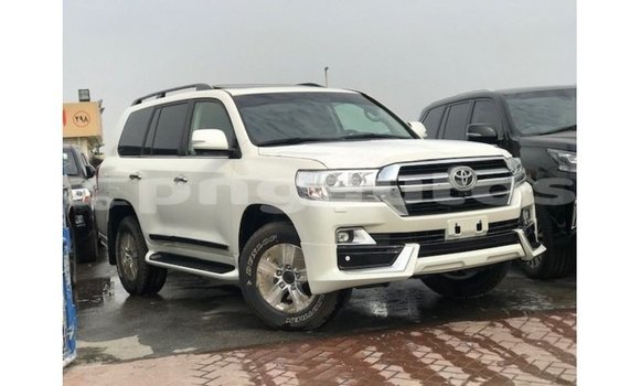 Buy Import Toyota Land Cruiser White Car in Import - Dubai in Enga