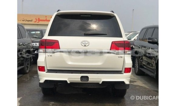 Buy Import Toyota Land Cruiser White Car in Import - Dubai in Enga Buy Import Toyota Land Cruiser White Car in Import - Dubai in Enga