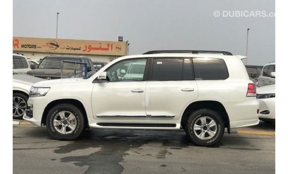 Buy Import Toyota Land Cruiser White Car in Import - Dubai in Enga Buy Import Toyota Land Cruiser White Car in Import - Dubai in Enga