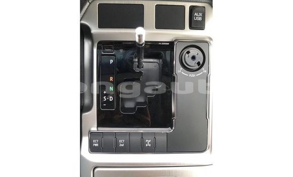 Buy Import Toyota Land Cruiser White Car in Import - Dubai in Enga Buy Import Toyota Land Cruiser White Car in Import - Dubai in Enga