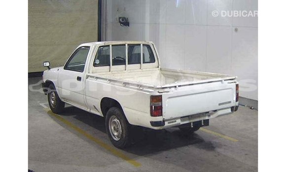 Buy Import Toyota Hilux White Car in Import - Dubai in Enga Buy Import Toyota Hilux White Car in Import - Dubai in Enga