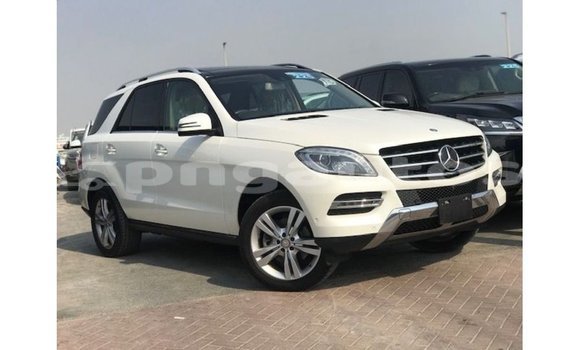 Buy Import Mercedes-Benz 190 White Car in Import - Dubai in Enga