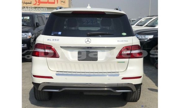 Buy Import Mercedes-Benz 190 White Car in Import - Dubai in Enga Buy Import Mercedes-Benz 190 White Car in Import - Dubai in Enga