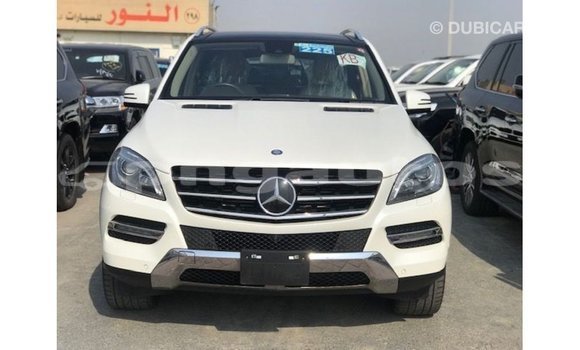 Buy Import Mercedes-Benz 190 White Car in Import - Dubai in Enga Buy Import Mercedes-Benz 190 White Car in Import - Dubai in Enga