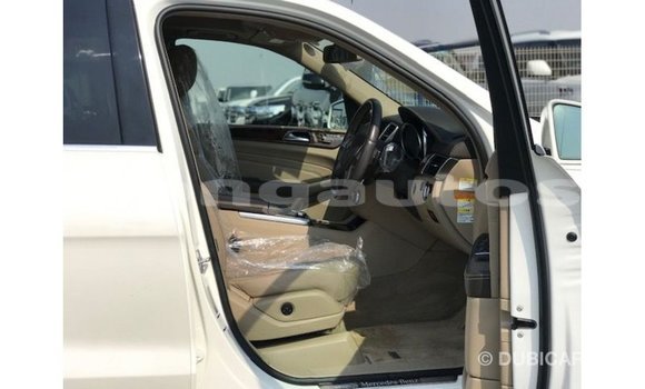Buy Import Mercedes-Benz 190 White Car in Import - Dubai in Enga Buy Import Mercedes-Benz 190 White Car in Import - Dubai in Enga