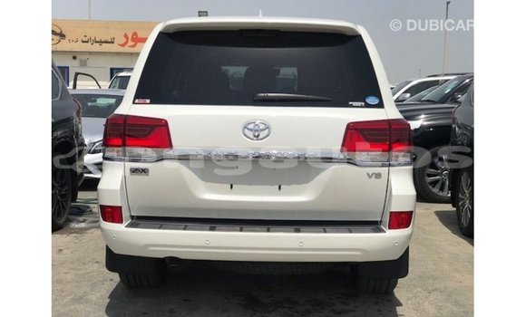 Buy Import Toyota Land Cruiser White Car in Import - Dubai in Enga Buy Import Toyota Land Cruiser White Car in Import - Dubai in Enga