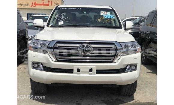 Buy Import Toyota Land Cruiser White Car in Import - Dubai in Enga Buy Import Toyota Land Cruiser White Car in Import - Dubai in Enga