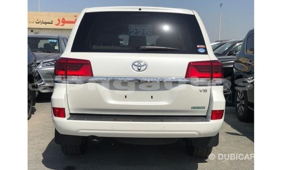 Buy Import Toyota Land Cruiser White Car in Import - Dubai in Enga Buy Import Toyota Land Cruiser White Car in Import - Dubai in Enga