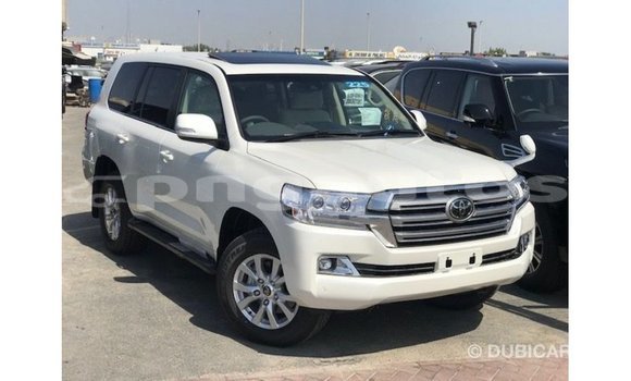 Buy Import Toyota Land Cruiser White Car in Import - Dubai in Enga Buy Import Toyota Land Cruiser White Car in Import - Dubai in Enga