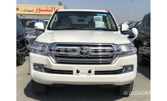 Buy Import Toyota Land Cruiser White Car in Import - Dubai in Enga Buy Import Toyota Land Cruiser White Car in Import - Dubai in Enga