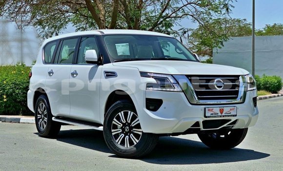 Buy Import Nissan Patrol White Car in Import - Dubai in Enga