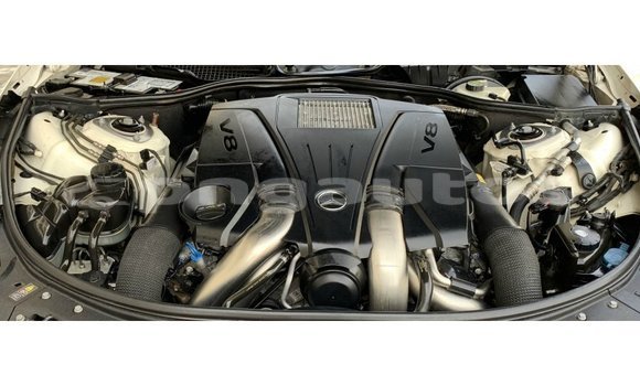 Buy Import Mercedes-Benz 190 White Car in Import - Dubai in Enga Buy Import Mercedes-Benz 190 White Car in Import - Dubai in Enga