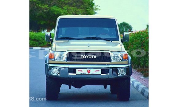 Buy Import Toyota Land Cruiser Beige Car in Import - Dubai in Enga Buy Import Toyota Land Cruiser Beige Car in Import - Dubai in Enga