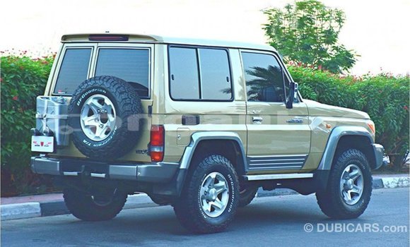 Buy Import Toyota Land Cruiser Beige Car in Import - Dubai in Enga Buy Import Toyota Land Cruiser Beige Car in Import - Dubai in Enga