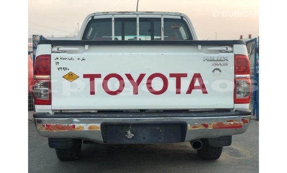 Buy Import Toyota Hilux White Car in Import - Dubai in Enga Buy Import Toyota Hilux White Car in Import - Dubai in Enga