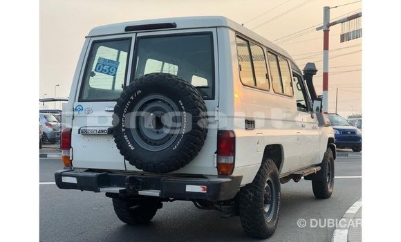 Buy Import Toyota Land Cruiser White Car in Import - Dubai in Enga Buy Import Toyota Land Cruiser White Car in Import - Dubai in Enga